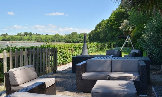 Torpoint Cabaña | Lakeside