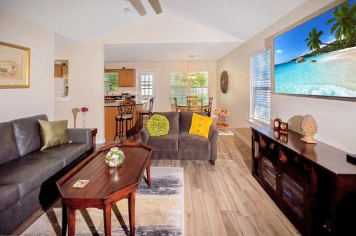Springdale Casa | Lakeside Getaway - Next to Beaver Lake