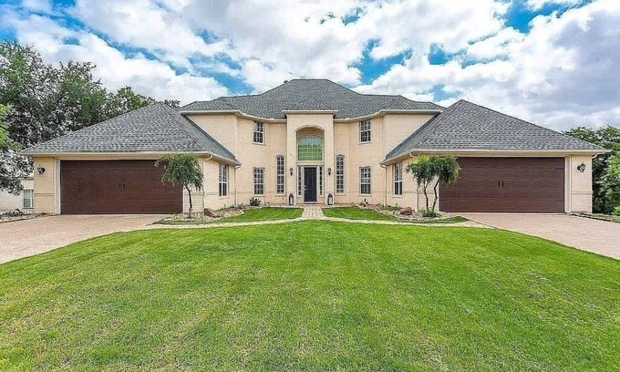Little Elm Casa | Lakeside Grand Villa - Lone Star State, Little Elm