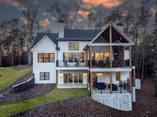 Reed Creek Casa | Lakeside Haven with Gourmet Kitchen