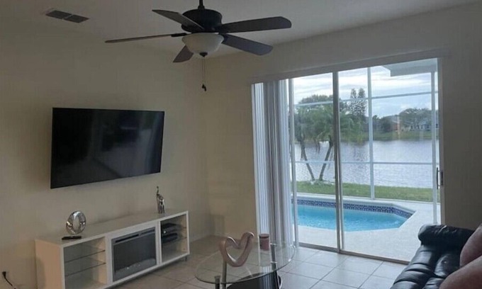 Lakeside Estates Casa | Lakeside Haven with Pool & Game Room