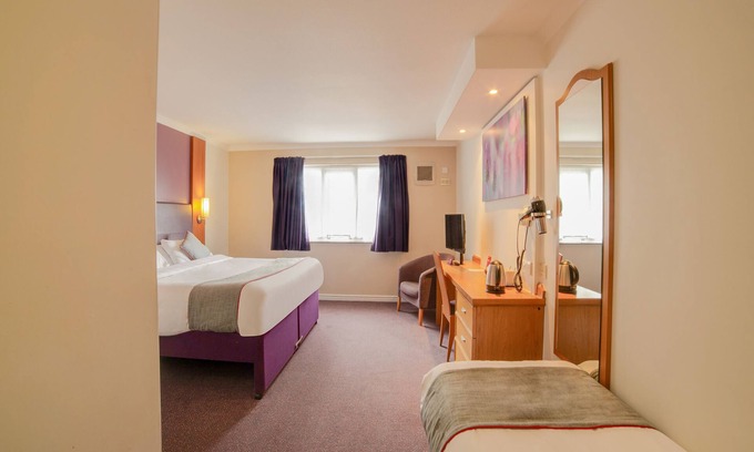 St Helens Hotel | Lakeside Haydock Hotel, St Helens