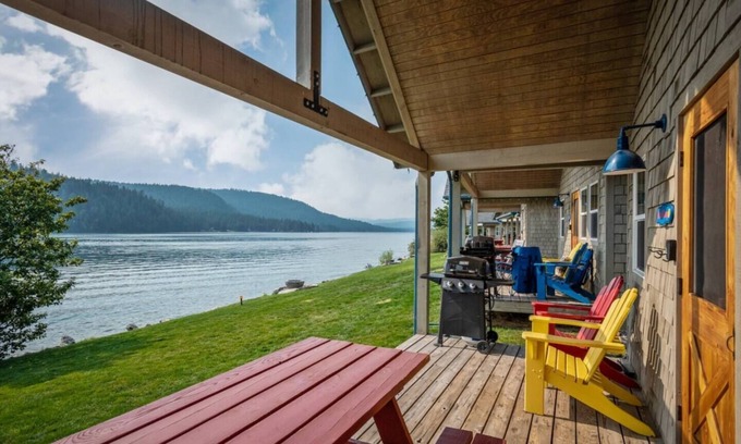 Dover Bay Casa | Lakeside Hideaway - Lakefront 1 Bedroom Beach