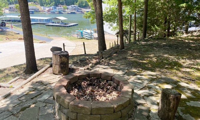 Camdenton Casa | Lakeside home with new furniture, swimming pool & other resort amenities.