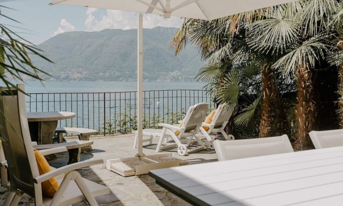 Villaggio Belmonte Apartamento | Italian Lakes lakeside apartment
