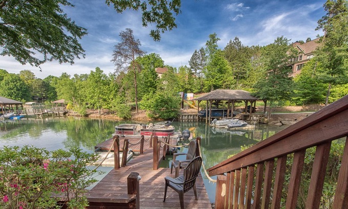 Barium Springs Casa | Casa de vacaciones de lujo espacioso lago normando | Muelle privado | Acceso al lago