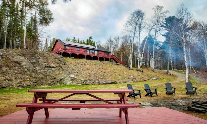 Northwest Piscataquis Cabina | Lakeside Lodge with stunning views!