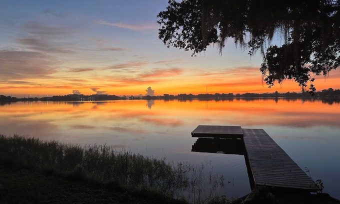 Sebring Casa | Lakeside Lounger 12 Hours of Sebring, Sleeps 9 Guests with stunning lake views.