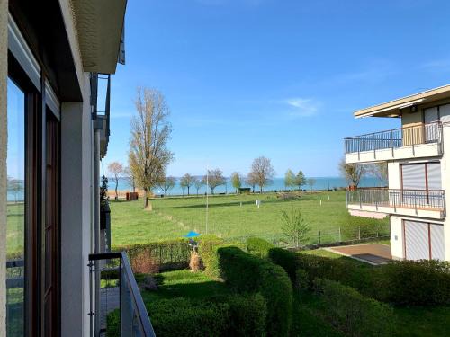 Zamardi Apartamento | Lakeside Luxury Apartment