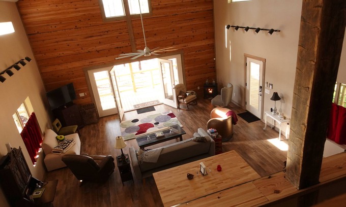 Mathiston Cabina | Cabaña de lujo junto al lago en 125 acres (20 min a MSU) - Capacidad para 6
