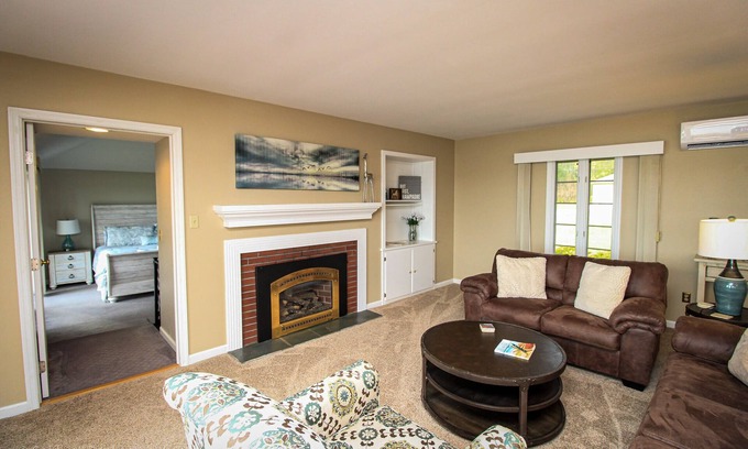 Plattsburgh Casa | Lakeside Luxury