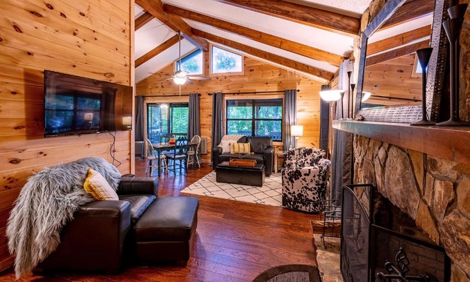 Topton Villa | Lakeside Mountain Oasis - 3 Bedroom Cabin with Outdoor Hot Tub