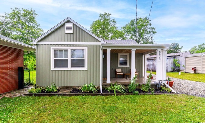 Lakeview Casa | Lakeside Oasis Cottage - Indian Lake!