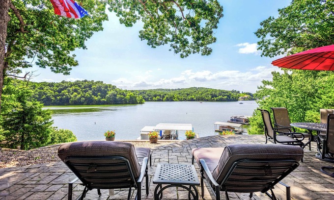 Linn Creek Casa | Lakeside Oasis – Room for 12!