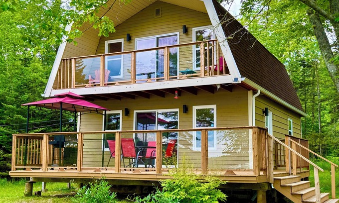 Aldersville Casa | Lakeside Paradise awaits you!