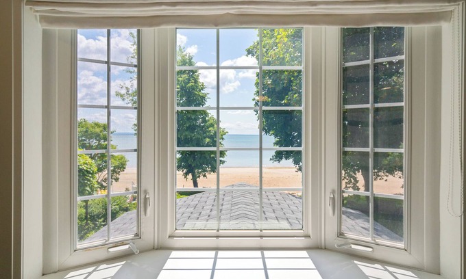Waverly Beach Casa | Lakeside Paradise