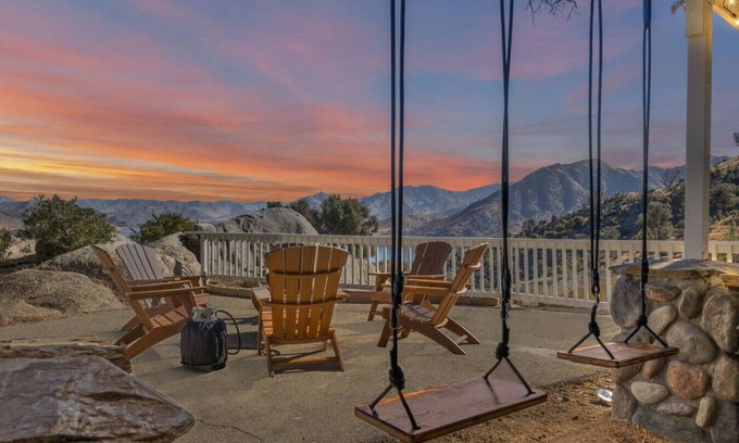 Wofford Heights Casa | Lakeside Paradise Clam Getaway- Hot Tub, Fire pit, Lake Views, Games