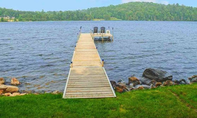 Carlow/Mayo Cabaña | Lakeside Perch Cottage-2 beds, 1 bunkie, 1 bath