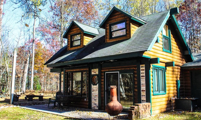 St Germain Cabina | Lakeside Pines 2 located on Pickerel Lake