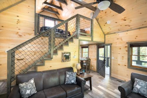 Pittman Center Casa | Lakeside Rendezvous by Stony Brook Cabins