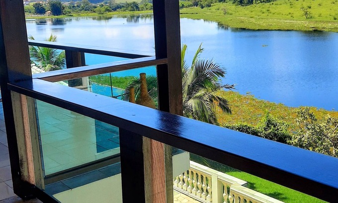 Aguas de Sao Pedro Casa | Hermosa casa con vistas al lago. Siguiente de Thermas Water Park