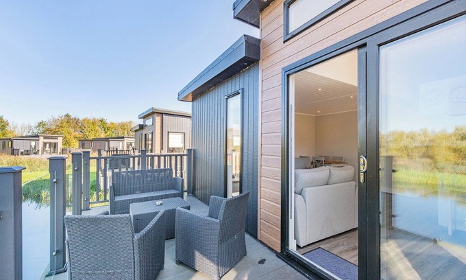 Poulton-le-Fylde Chalet De Esquí | Lakeside Retreat VIP