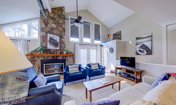 Lakemont Casa | Lakeside Retreat on Lake Rabun