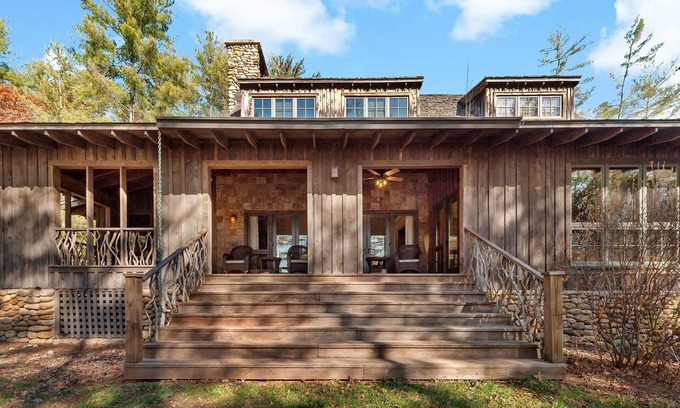 Nebo Casa | Lakeside Retreat | Pet-friendly, Grill, Fire Pit & Stunning Lakefront Views!