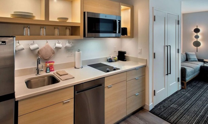 Parkrose Hotel | Clarion Hotel Portland Airport