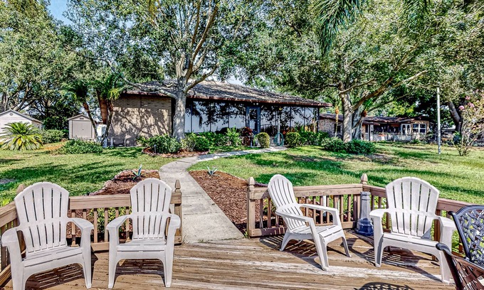 Eagle Lake Casa | Lakeside Sunset | House in Eagle Lake