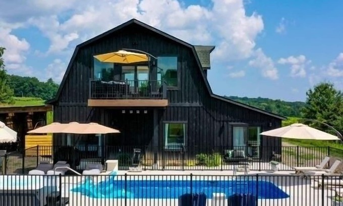 Hammondsport Cabaña | Lakeside Villa with Pool and Hot Tub and Vineyard