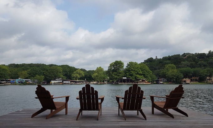 Rivercrest Casa | Lakeside Waterfront Lake Austin Home