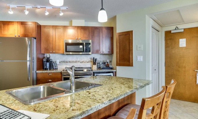 Westbank Casa | LAKESIDE WITH SPECTACULAR VIEW | OKANAGAN GALLERY