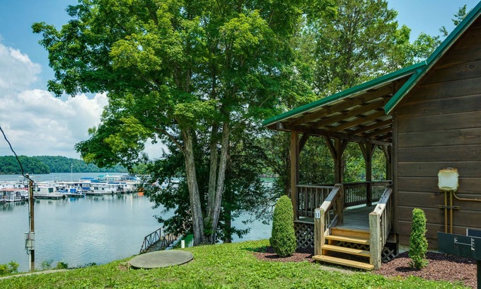 Allons Cabina | Lakeview Cabin en Marina en Dale Hollow Lake, cerca del parque estatal Standing Stone
