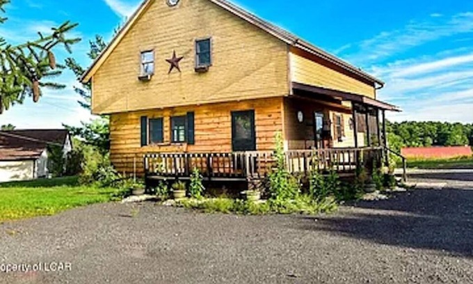 White Haven Cabina | Lakeview Cabin of Lake Ag-mar sleeps 15 w/ Hot Tub