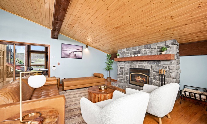 Castle Danger Chalet De Esquí | Lakeview chalet by Gooseberry Falls with sauna