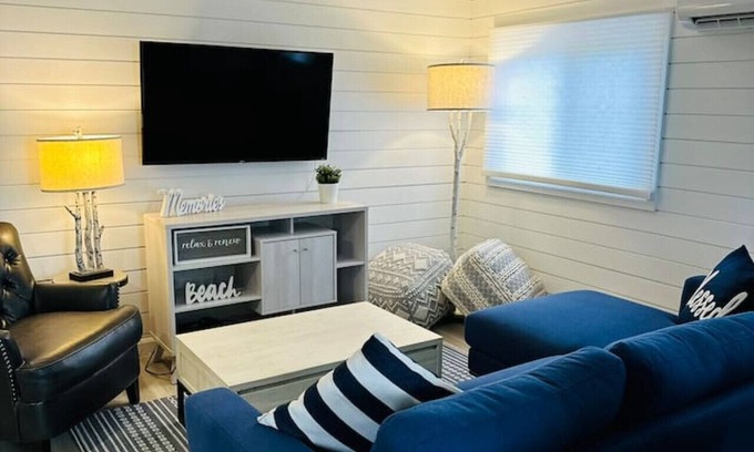 Gravenhurst Cabina | Lakeview Escape - Sparrow Lake Muskoka Beach House