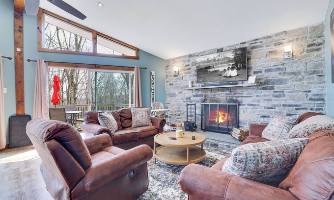 Lake Harmony Estates Casa | Lakeview Escape with Hot Tub & Fire Pit