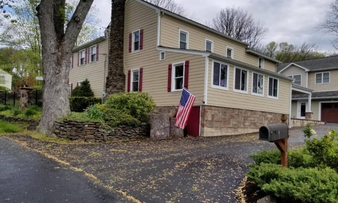 New Britain Township Otro | Lakeview Farmhouse in Peace Valley Park Chalfont Pa