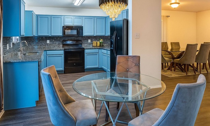 Grand Prairie Casa | Lakeview Home in Grand Prairie