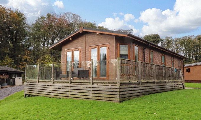 Knott End-on-Sea Cabaña | LAKEVIEW LODGE, pet friendly, with a garden in Garstang