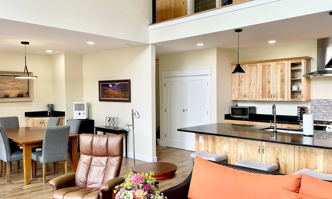 Greenville Casa | Lakeview Loon Song - Luxury Moosehead Rental