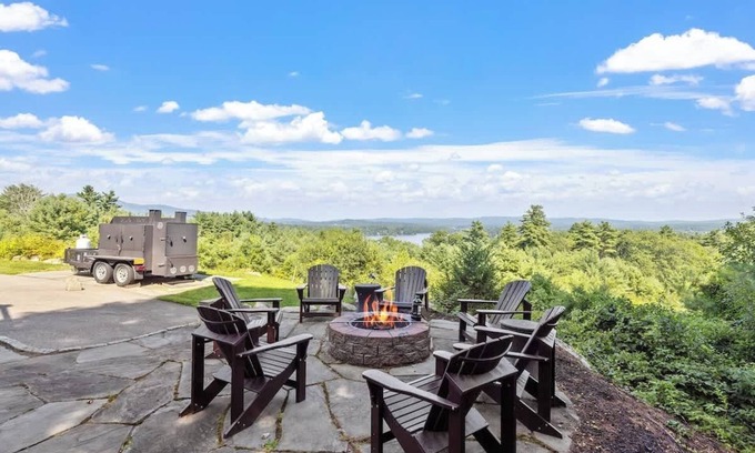 Moultonborough Casa | Lakeview Luxury Retreat near Winnipesaukee lake