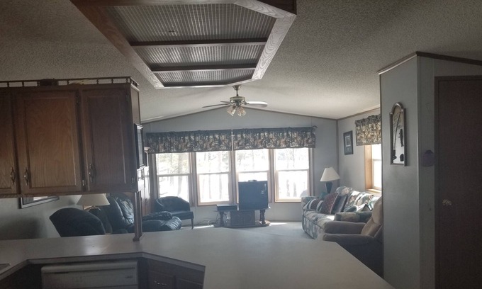 New Post Complejo | La casa móvil Lakeview se ubica en el hermoso complejo Blueberry Hill en el lago Blueberry