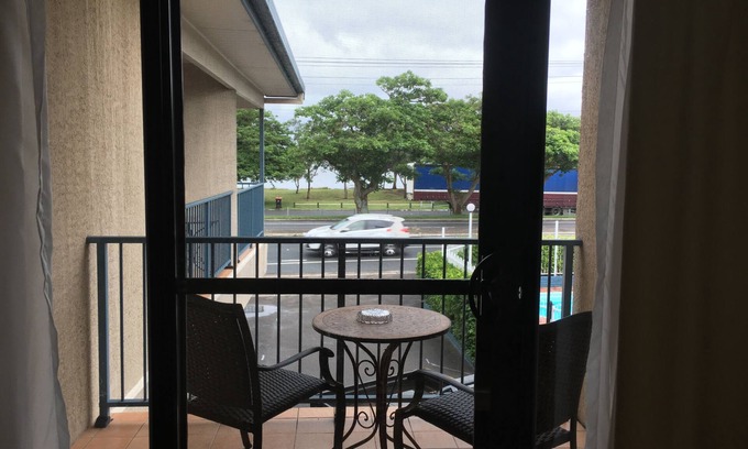 Belmont South Hotel | Lakeview Motor Inn