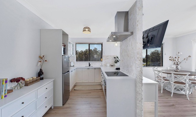 The Entrance North Apartamento | Lakeview on Lynch