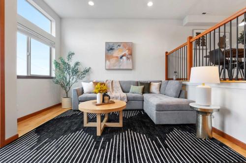 North Queen Anne Casa | LakeView Queen Anne 3BR Townhome