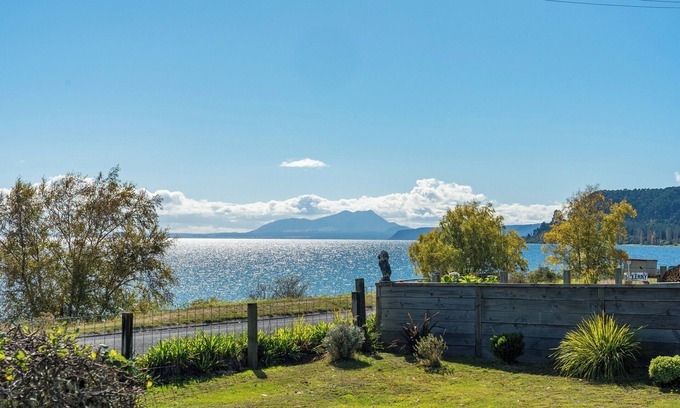 Waitetoko Casa | Lakeview Scope - Tauranga Taupo Retreat