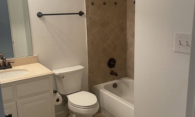The Colony Apartamento | Lakeview Studio