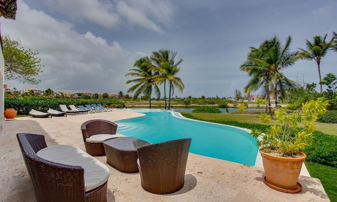 Punta Cana Casa | Lakeview Villa in Cap Cana with daily housekeeping